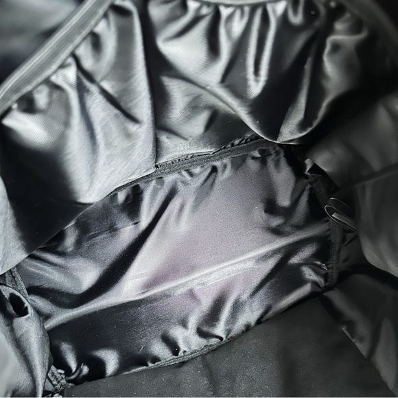 BEIS Crescent Catchall Crossbody - Picture 3 of 3